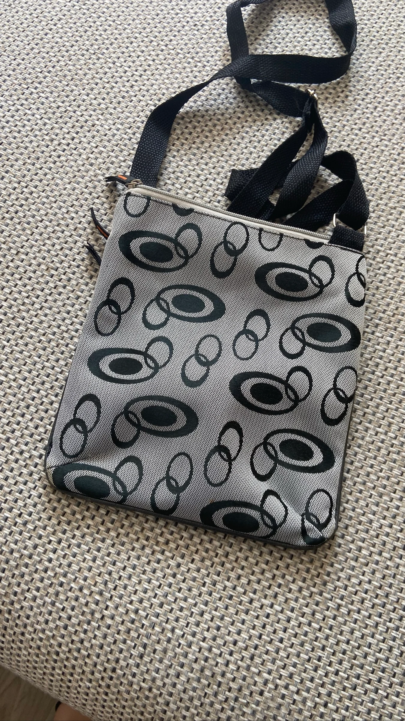 Grijze tas met zwart patroon – photo 5